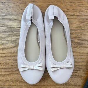 Elegant White Ballet Flats with Bow